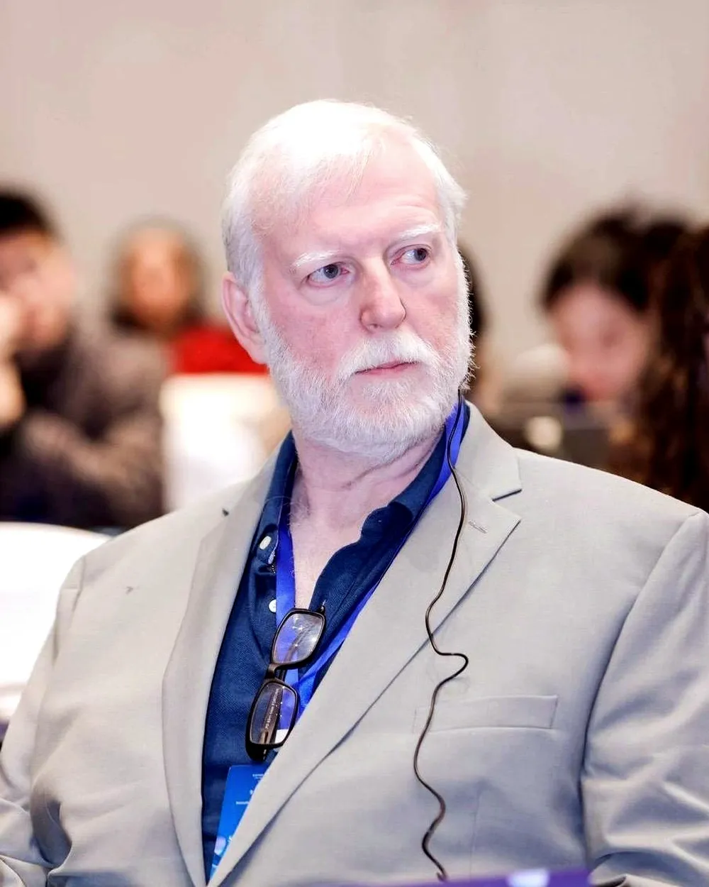 1. Claudio Finkelstein Editorial